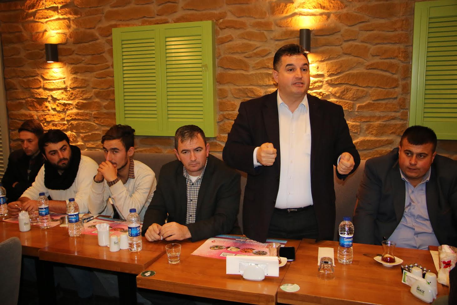 KINIK BELEDİYE BAŞKANI GENÇLERLE BULUŞTU 