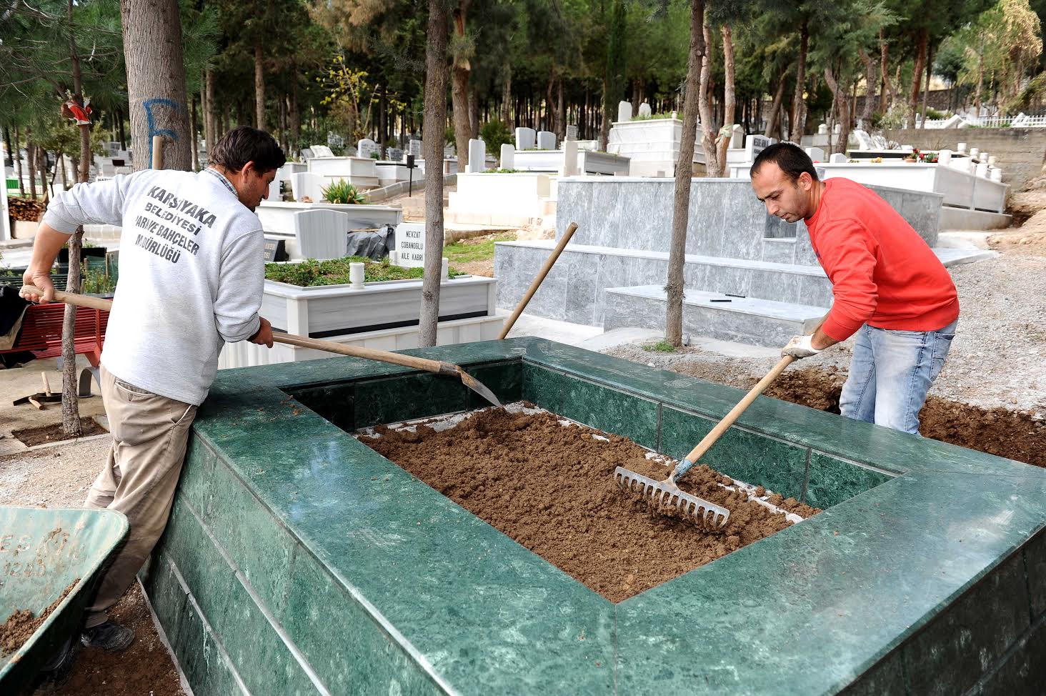 Zühtü Işıl'ın mezarı Karşıyaka'ya taşındı