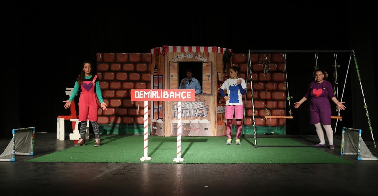 Konaklı çocukların tiyatro keyfi