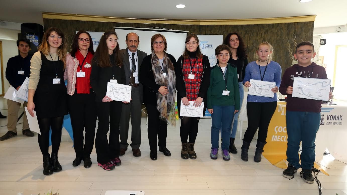 Konaklı çocuklardan demokrasi örneği