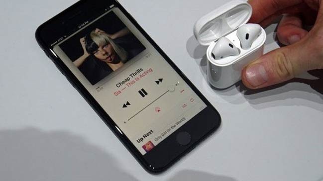 Apple'ın kulaklığını kaybeden yandı!