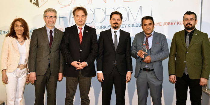 TSYD İzmir Koşusu'nu Fortissimum kazandı