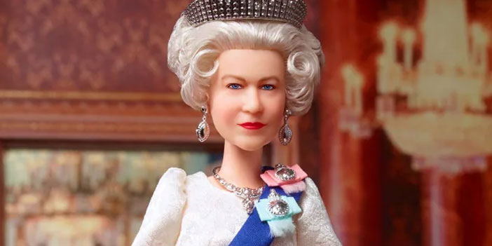 İşte Kraliçe Elizabeth'in Barbie bebeği!