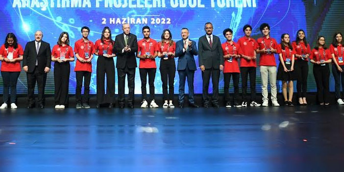 İzmirli Öğrencilerden Büyük Başarı