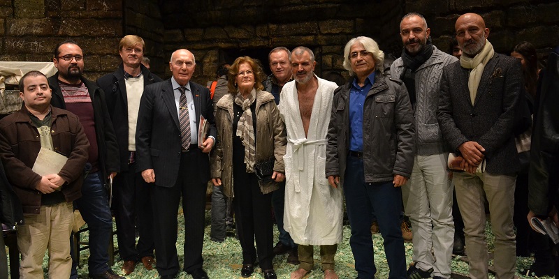 “Tiyatroda 40. Yılı”nı  sahnede kutladı