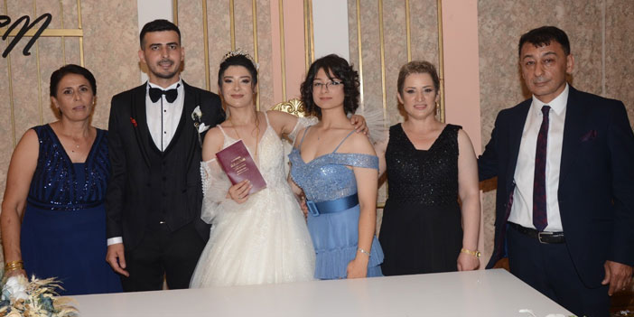 Beyza ile Uygar dünyaevine girdi