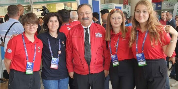 İzmirli Öğrencilerden Önemli Başarı