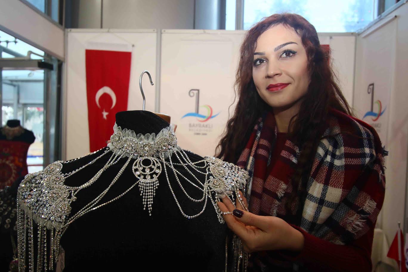 Bayraklı'nın “el hünerleri” hediye fuarında