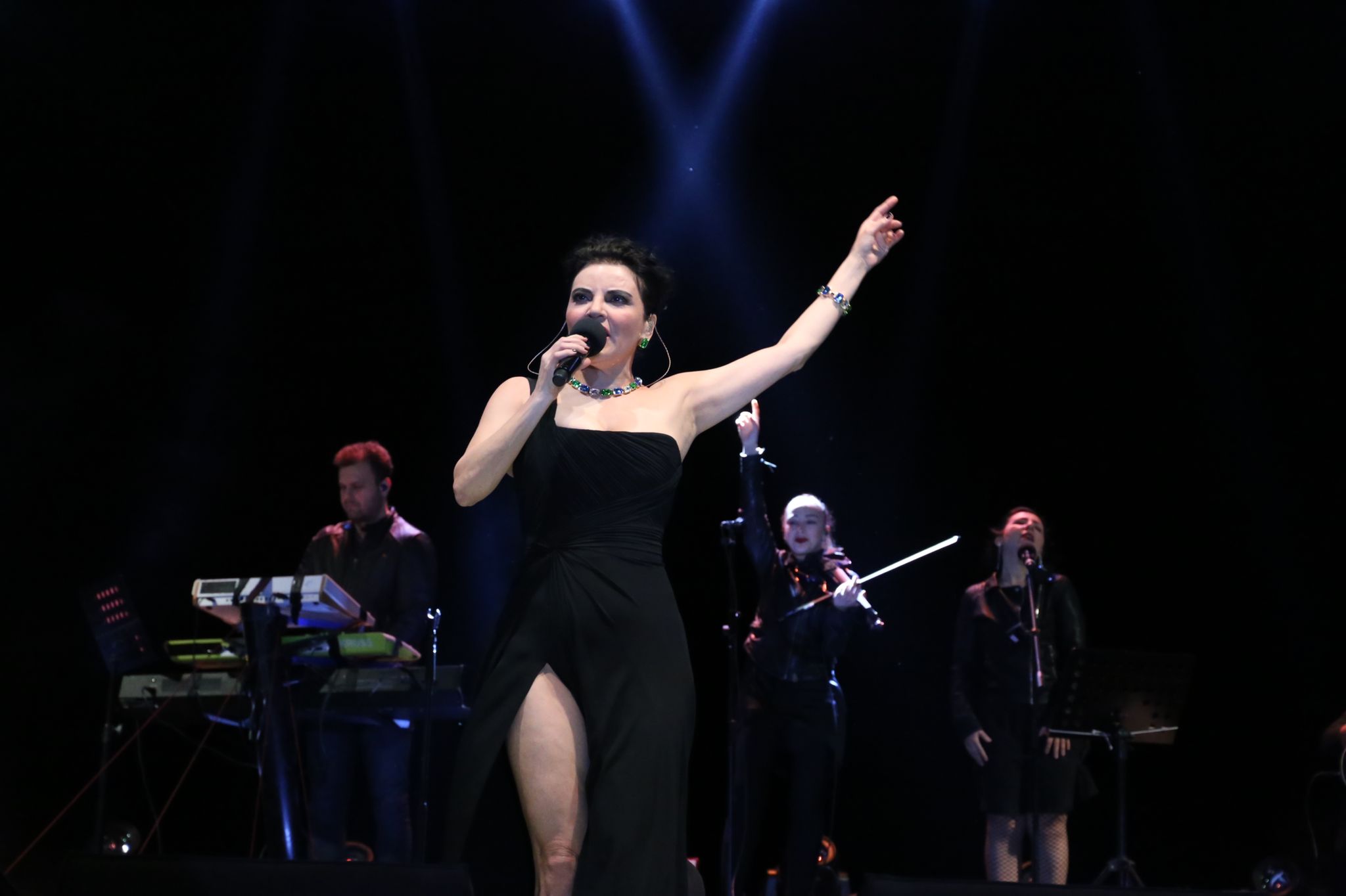 Göksel, İzmirli seyircisiyle buluşuyor