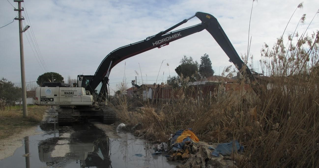 YENİKÖY MAHALLESİ’NDE DERE TEMİZLİK ÇALIŞMALARI BAŞLADI