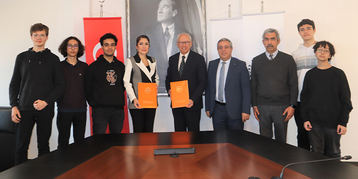 Gençlerden ‘akıllı’ ofis