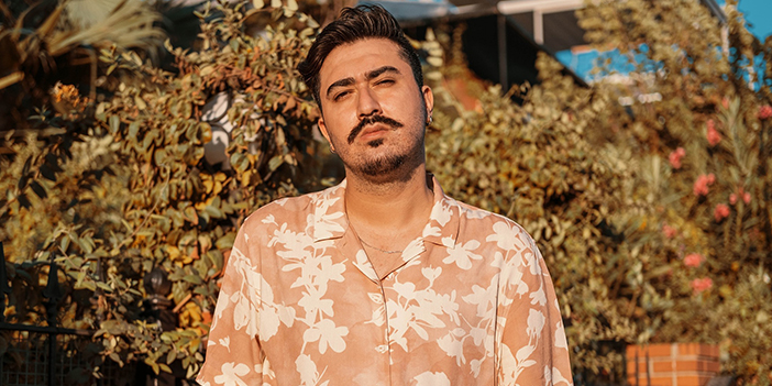 Akustik şarkısını demo hali ile yayınladı