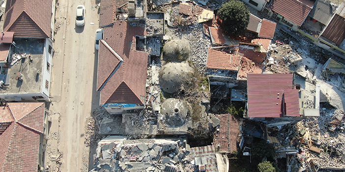 Tarihi Beyseri Hamamı depremde yıkılmadı