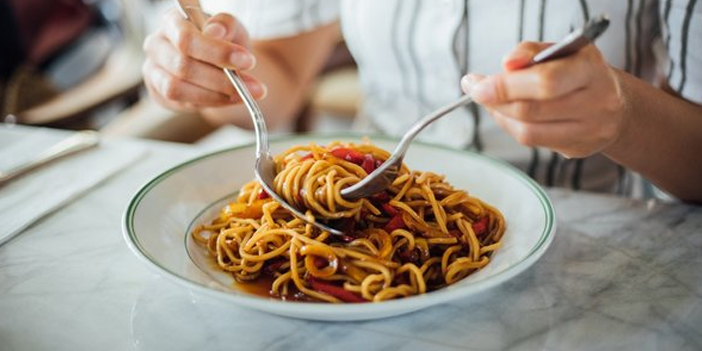 Strese bağlı yeme bozukluğuna dikkat!