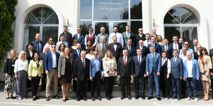 Özel Okullar Derneği üyeleri buluştu