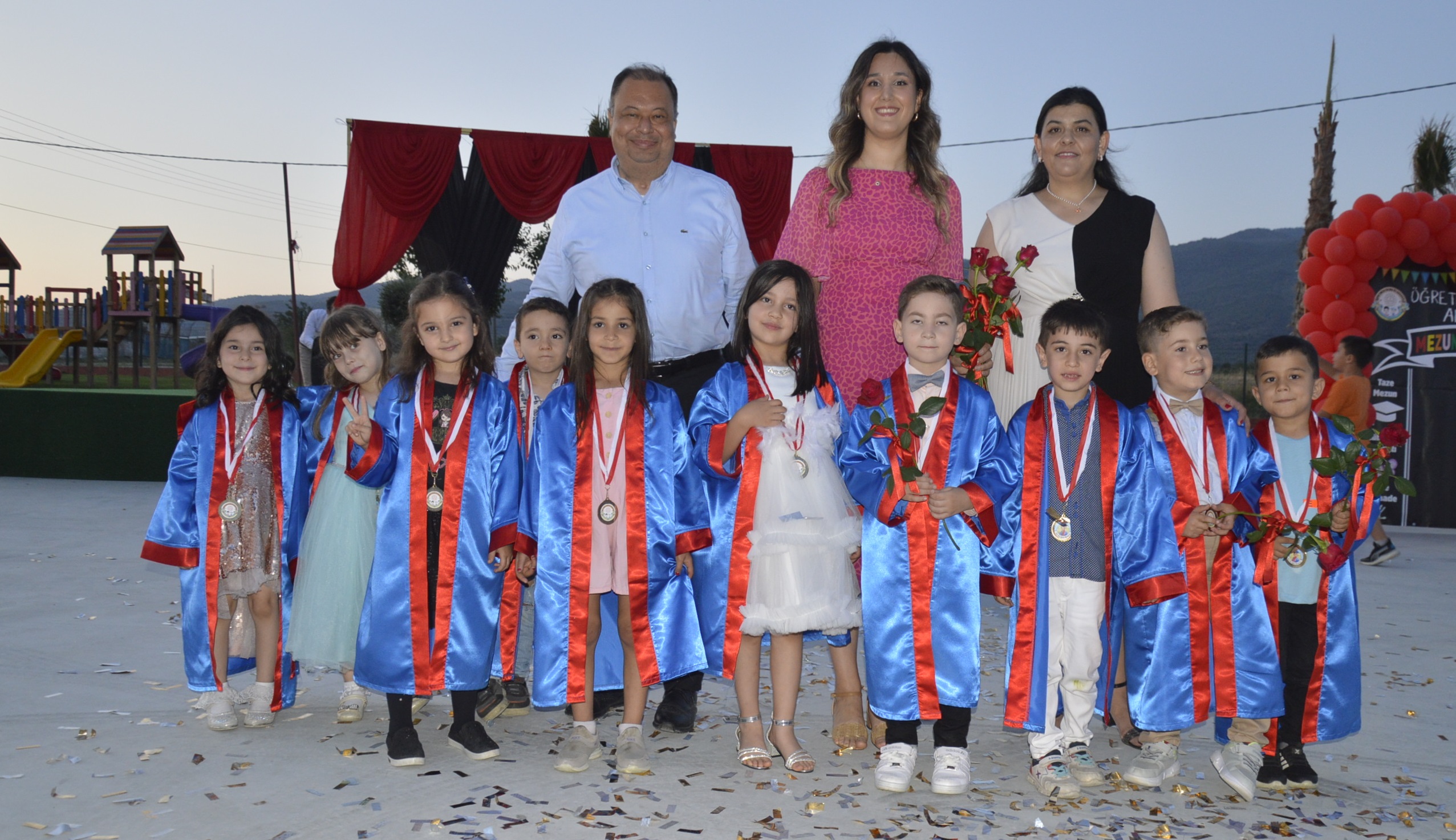 Mezuniyet sevinci yaşadılar