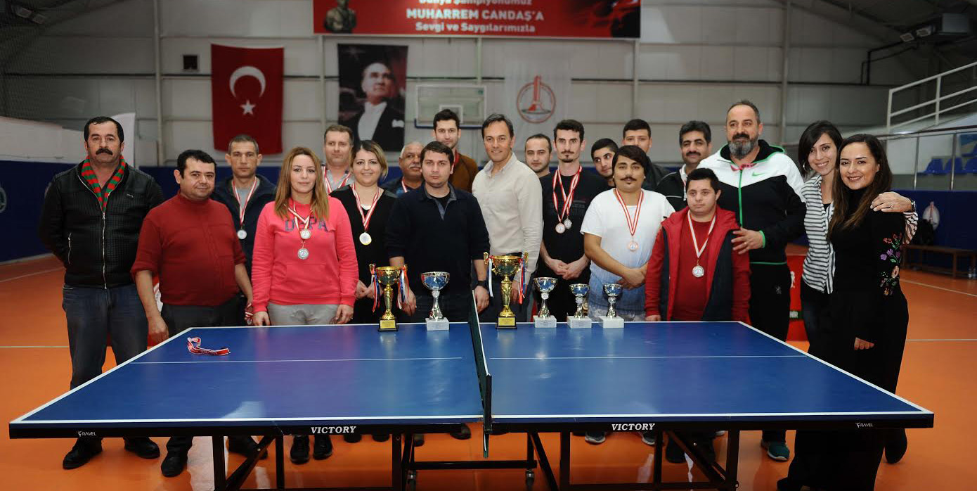 Belediyeciler masa tenisinde buluştu