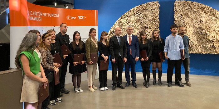 Genç sanatçılar ödüllendirildi