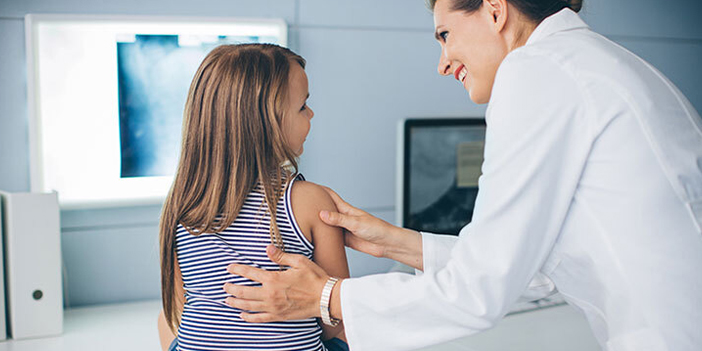 Çocuklarda skolyoz belirtileri