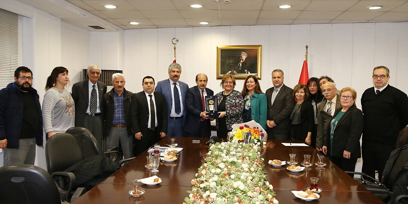 Kent gönüllülerinden Başkan Pekdaş’a plaket