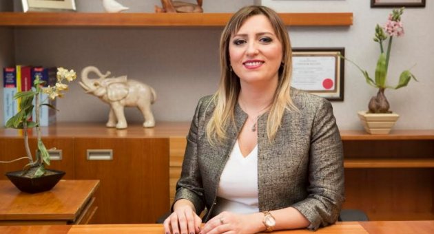 Dr.Esra Çabuk Cömert Kadın Doğum Uzman Seçiminde Doğru  Tercih