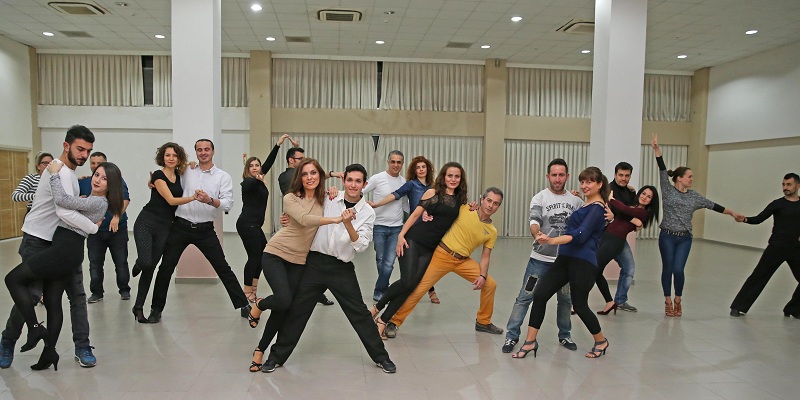 ‘Latin’ havası Karşıyaka’yı sardı