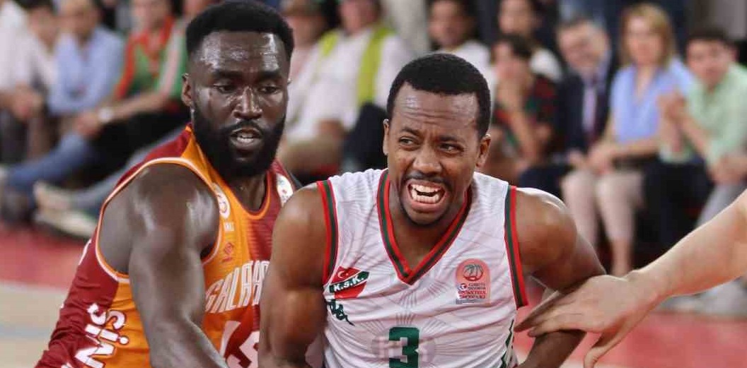 P. Karşıyaka bu sezon Efes’e karşı 1 galibiyet, 1 mağlubiyet aldı