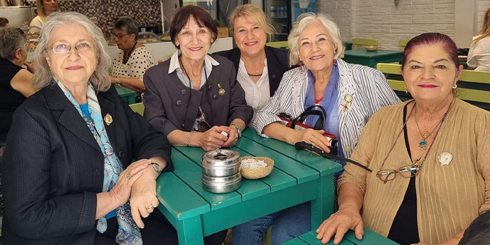 İzmir'in 'altın kızları'!