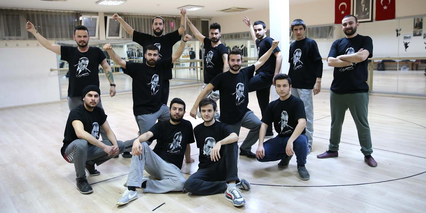 Zeybek ile İzmir'i sallayacaklar!