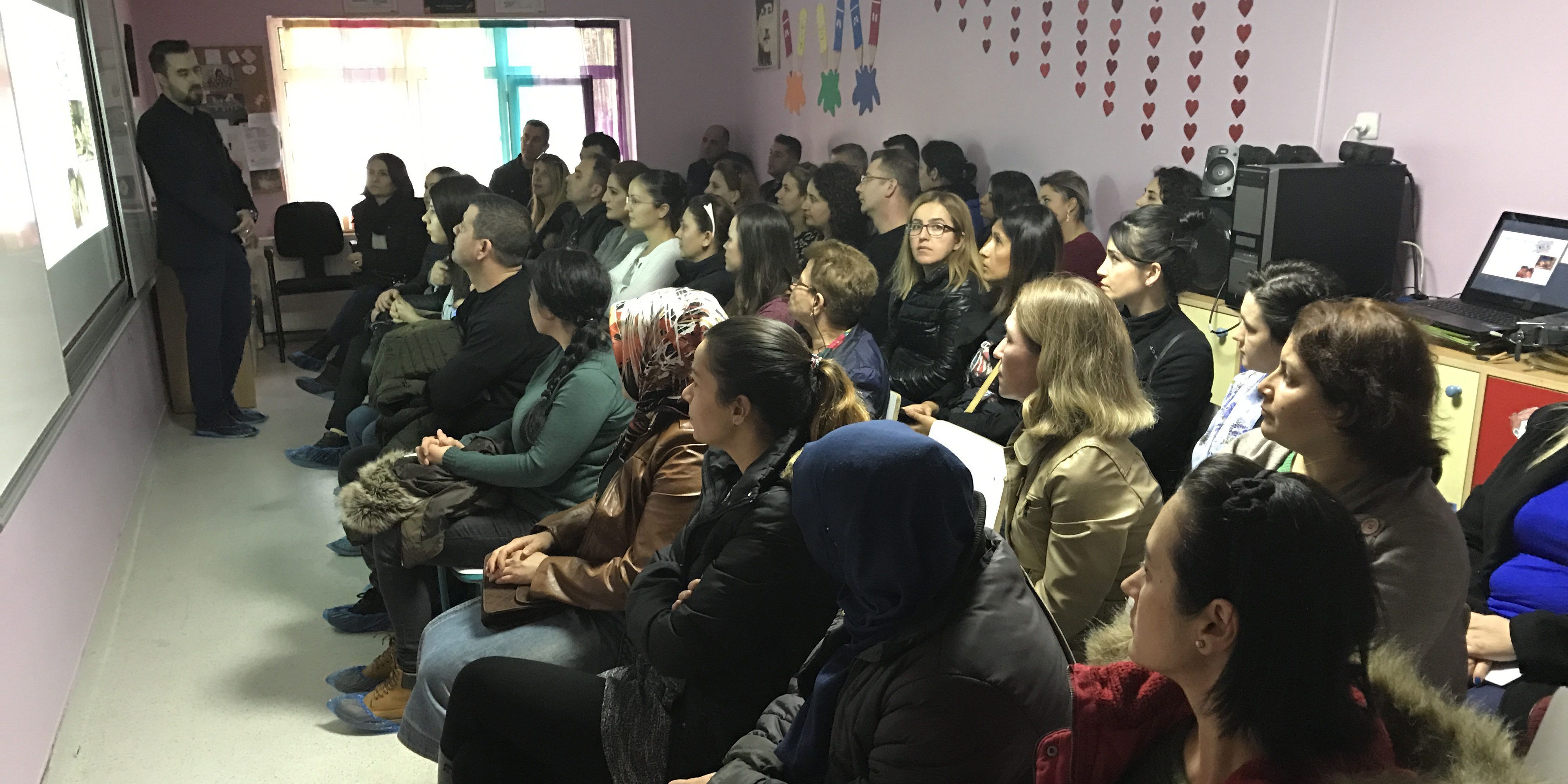 Eğitim sırası anne ve babalarda