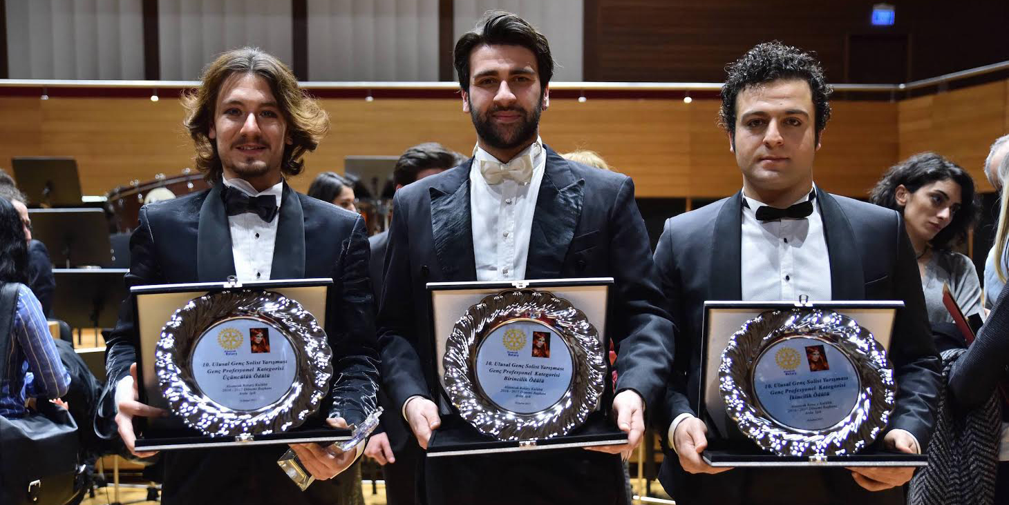 Sahnede teklif yağdı