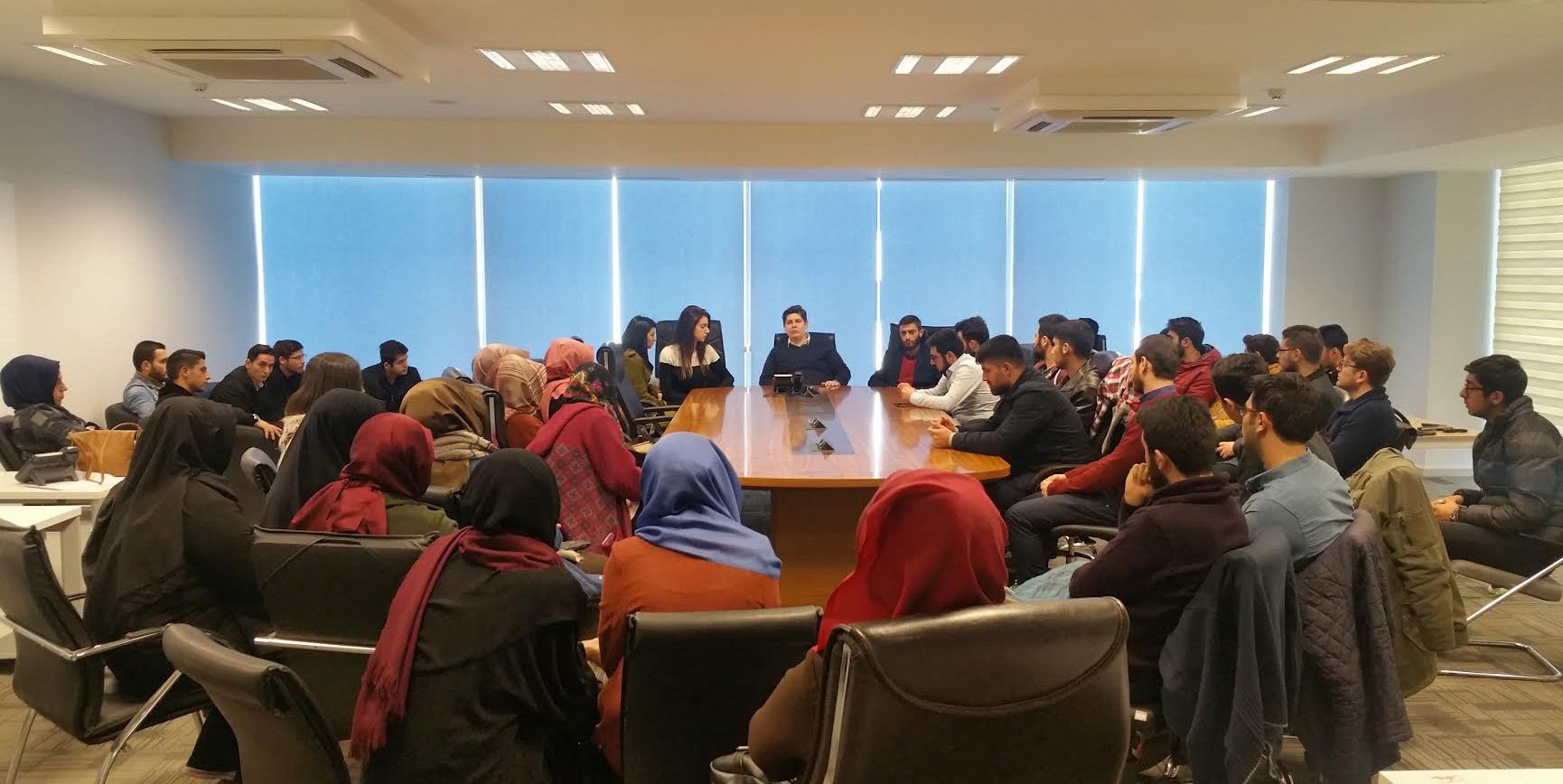 AK Gençlik’ten 7/24 Mesai