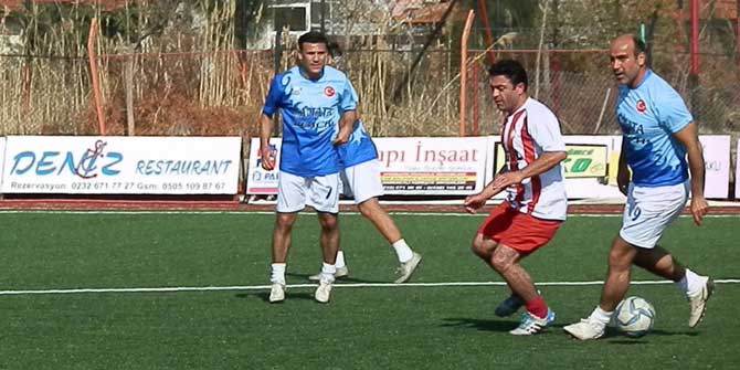 DİKİLİ’DE GOLLER DOSTLUK İÇİN ATILDI