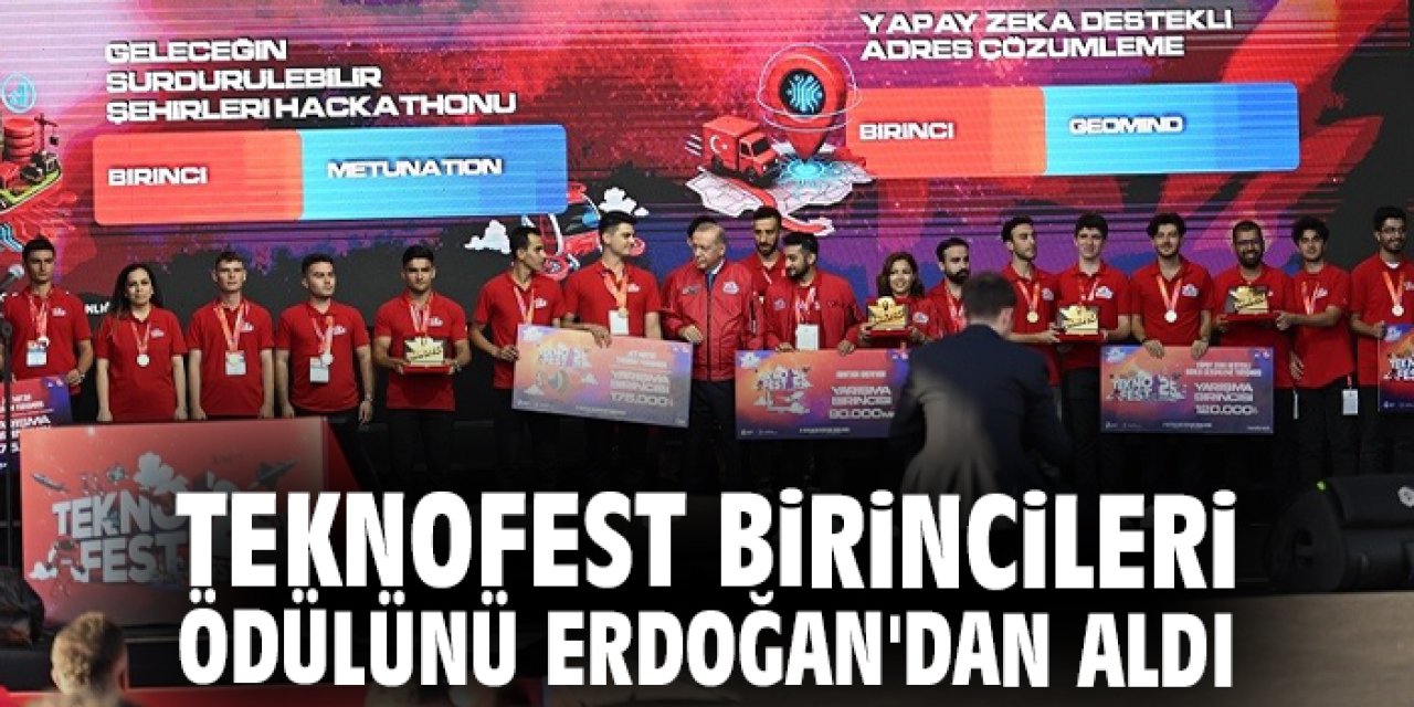 TEKNOFEST birincileri ödülünü Erdoğan'dan aldı