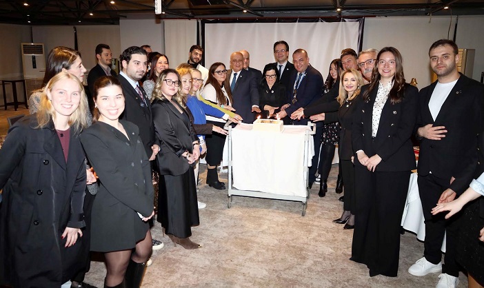 Belkahve Bornova Lions ve Leo Kulüpleri’nden Çifte Kutlama