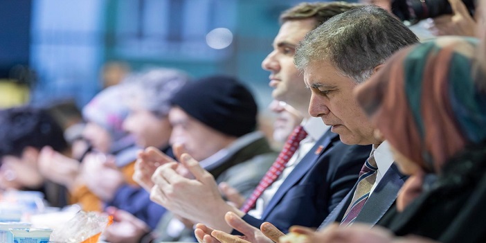 Bayraklı'da gönüller aynı sofrada buluştu