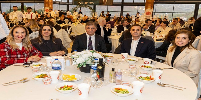 Başkan Tugay, İzmir'deki Balıkesirlilerle iftarda buluştu
