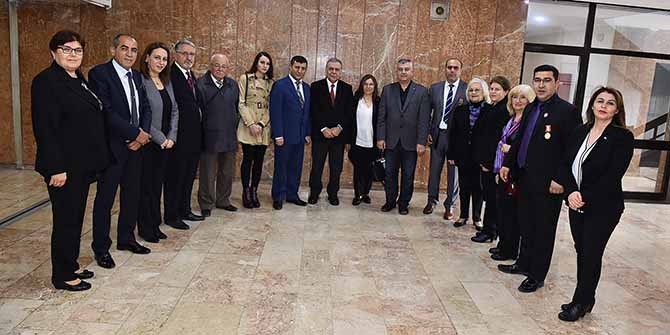 Dimdik ayaktayız”   