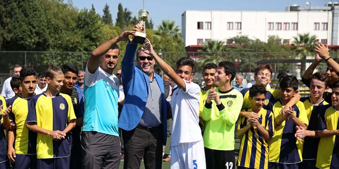 Buca’nın sporcuları madalyaya doymuyor