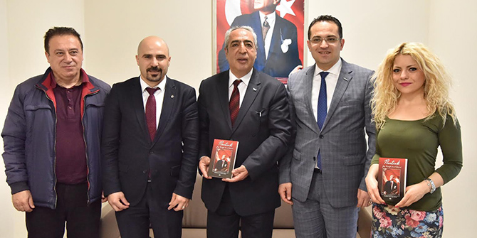 Bornova’da nutuk dağıtımı devam ediyor