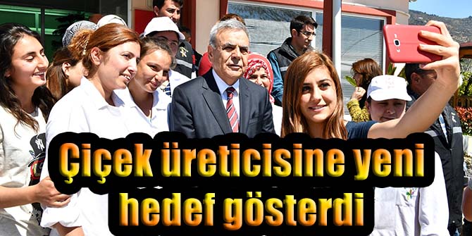 Çiçek üreticisine yeni hedef gösterdi