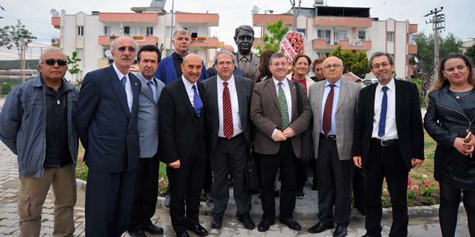 Prof.Dr. Alpaslan Işıklı'nın Adı Seferihisar'da Yaşayacak