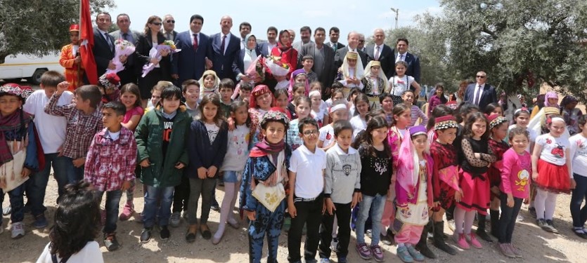 25 YIL SONRA İLK KEZ 23 NİSAN KUTLADILAR