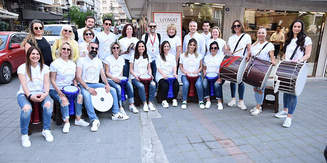 LİYAKAT : HEPİMİZ AYŞE’YİZ, FATMA’YIZ, ELİF’İZ 