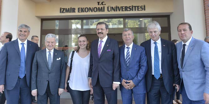 İZMIR TİCARET ODASI GELENEKSEL VERGİ TÖRENİNİ GERÇEKLEŞTİRDİ