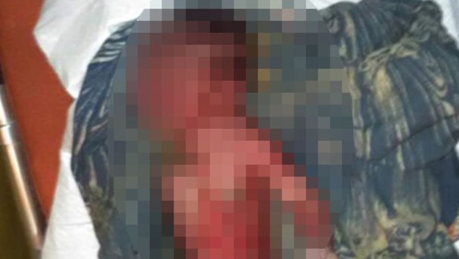 Yeni doğmuş bebeği sokağa attılar