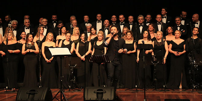 ÜNLÜ SANATÇILAR DOWN SENDROMLU ÇOCUKLARI SEVİNDİRDİ