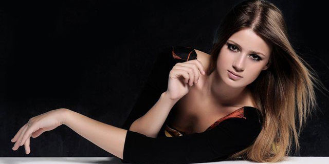 sezonu 'bikini' ile açtı!