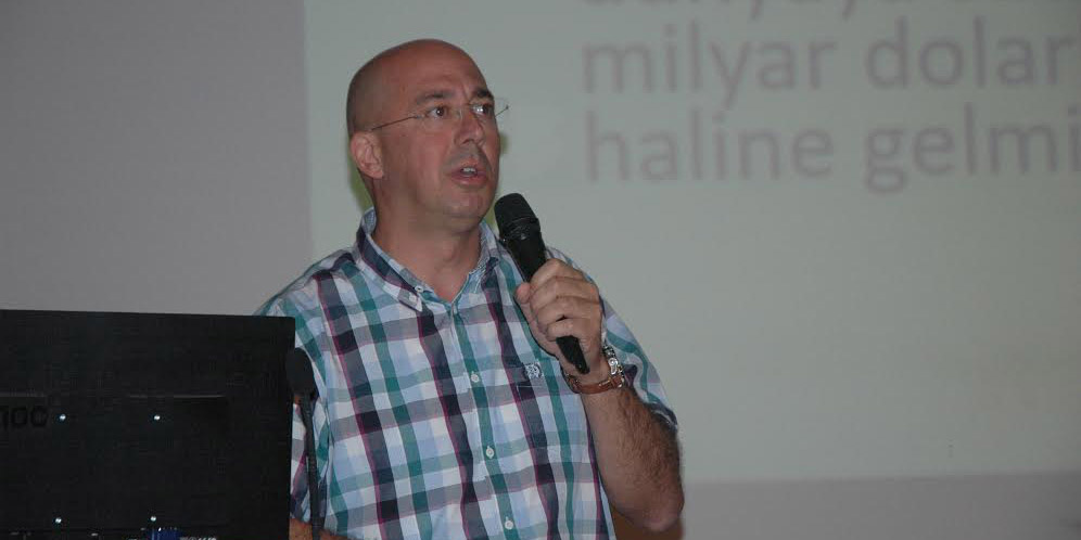 “E-sigarada bulunan aromalar büyük  tehlike içeriyor”