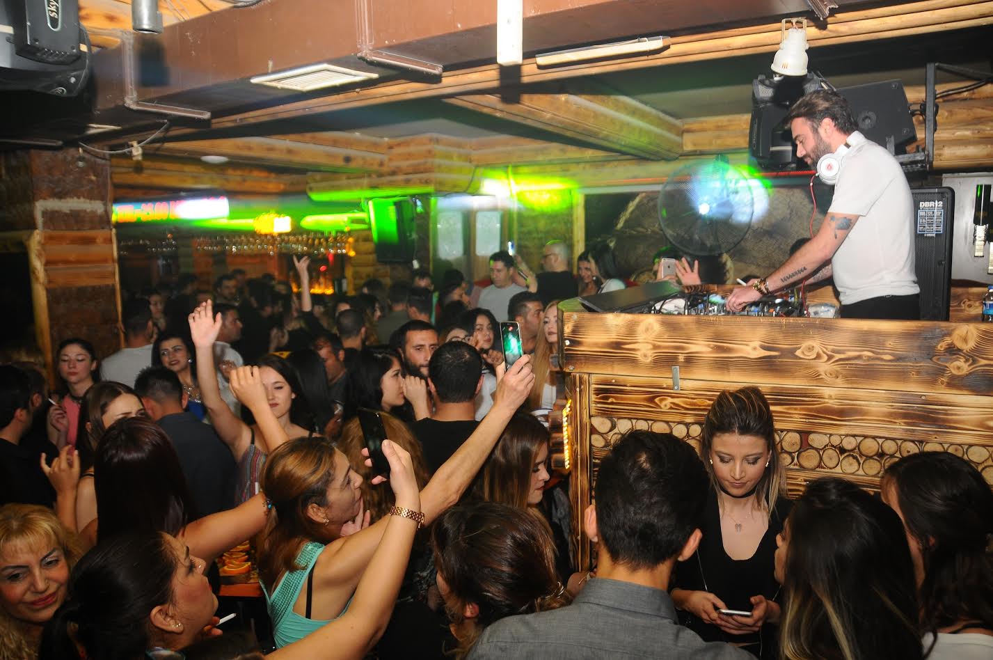 Sobee Club'da DJ Kemal Doğulu Coşkusu